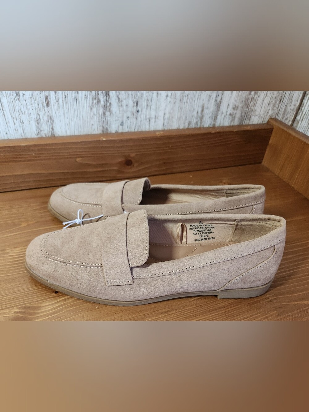 Old Navy City Loafers Taupe Faux Suede Slip On Comfort Flats Size 6